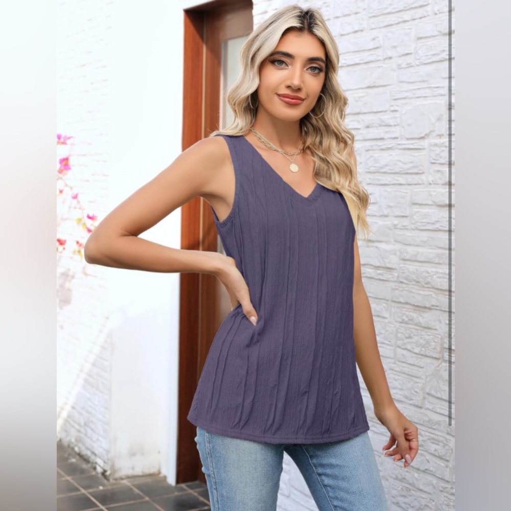 LUYAA Women's Summer V Neck Tank Tops Casual Textured Sleeveless Shirts Loose